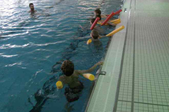 Kinderschwimmkurs bei der Wasserwacht