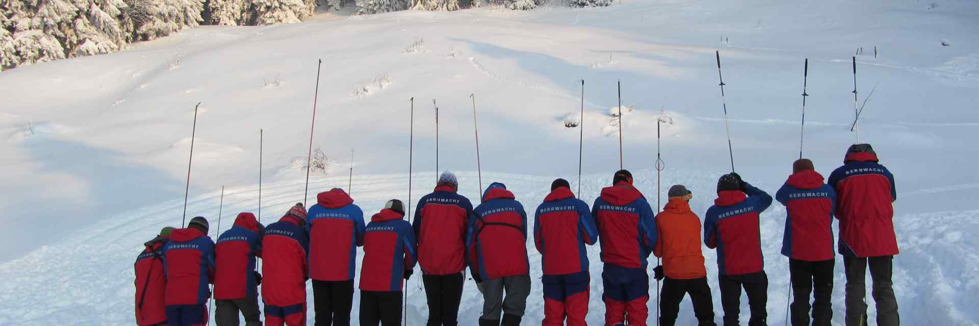 Das Bild zeigt Mitarbeiter der Bergwacht.